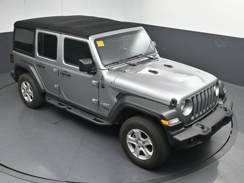 Used 2019 Jeep Wrangler Unlimited Sport S image 33
