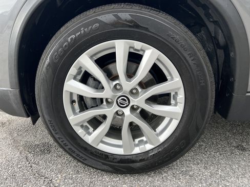 Used 2019 Nissan Rogue SV image 12