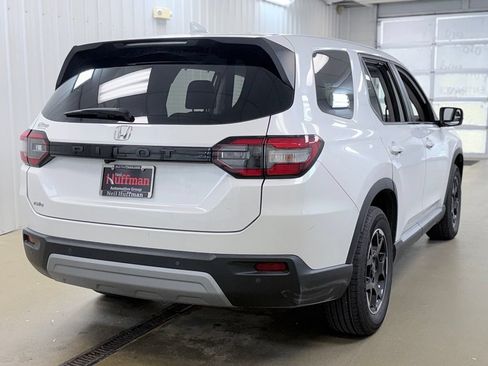 Used 2025 Honda Pilot EX-L image 5