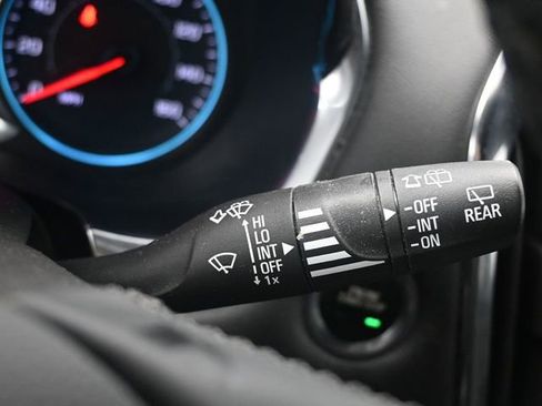 Used 2023 Chevrolet Traverse LT image 15