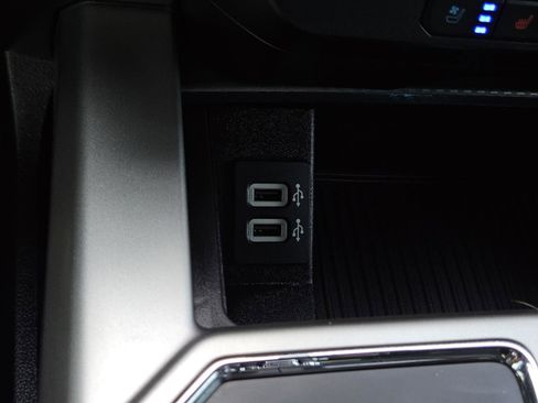 Used 2020 Ford F150 Lariat image 28