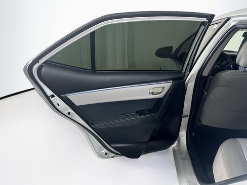 Used 2016 Toyota Corolla LE FWD image 25