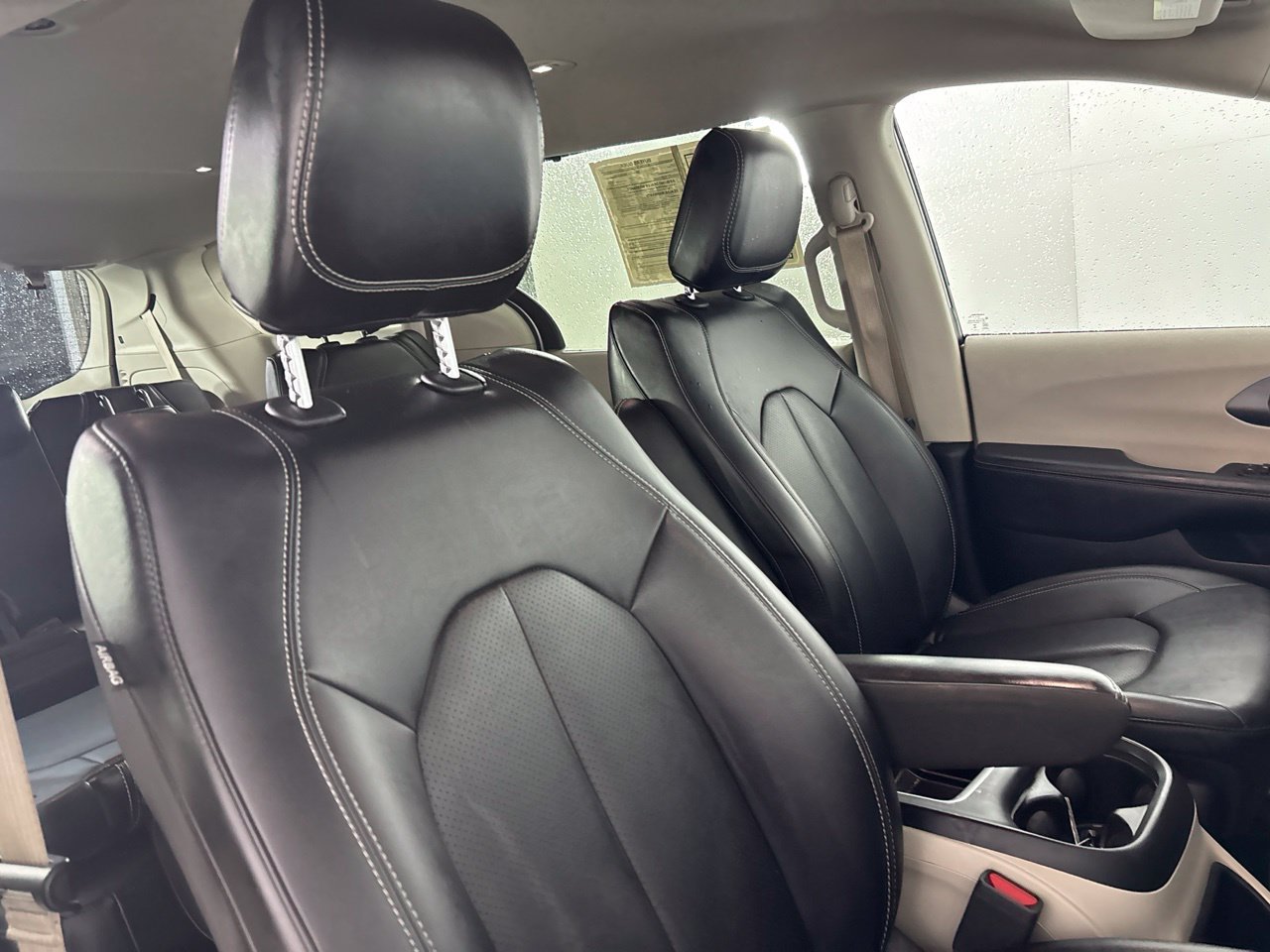 Used 2024 Chrysler Pacifica Touring-L FWD image 23