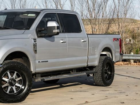 Used 2017 Ford F250 Lariat w/ FX4 Off-Road Package image 7