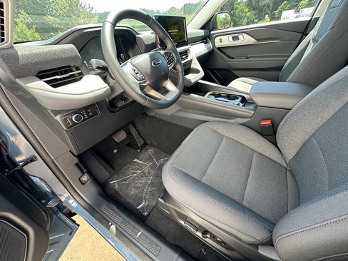 New 2026 Ford Explorer Active AWD/4WD image 15