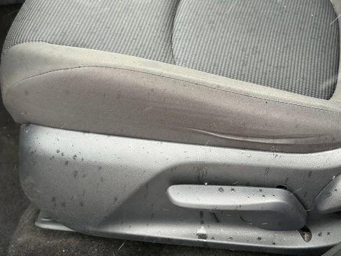 Used 2025 Toyota RAV4 LE AWD/4WD image 4