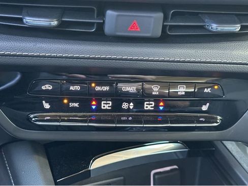 Certified 2022 Buick Envision Essence w/ Technology Package II image 21