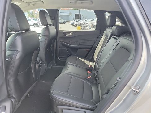 New 2024 Ford Escape SE image 5