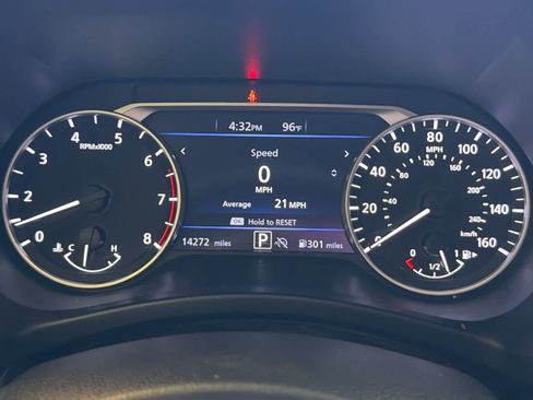 Used 2025 Nissan Sentra SR FWD image 37