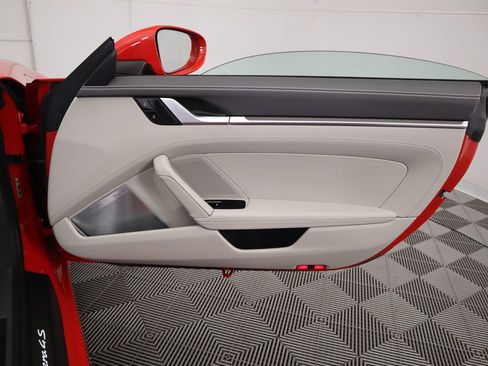 Used 2021 Porsche 911 Carrera 4S image 33