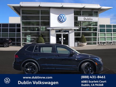 Certified 2023 Volkswagen Tiguan SE R-Line FWD image 3