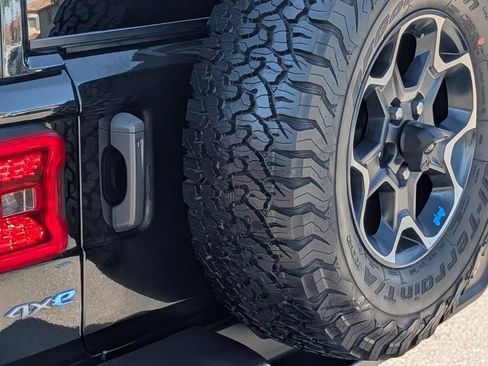 Used 2023 Jeep Wrangler Unlimited Rubicon 4xe AWD/4WD image 21