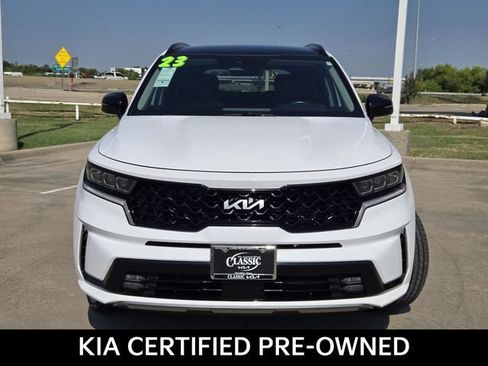 Certified 2023 Kia Sorento SX FWD image 2
