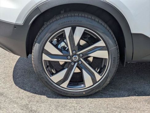 New 2026 Volvo XC40 B5 Ultra w/ Climate Package AWD/4WD image 6