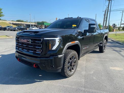 Used 2026 GMC Sierra 2500 AT4 w/ AT4 Premium Plus Package AWD/4WD image 3