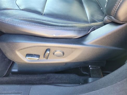 Used 2017 Ford Explorer XLT w/ Equipment Group 202A image 21