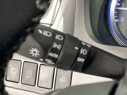 Used 2017 Toyota Highlander XLE image 18