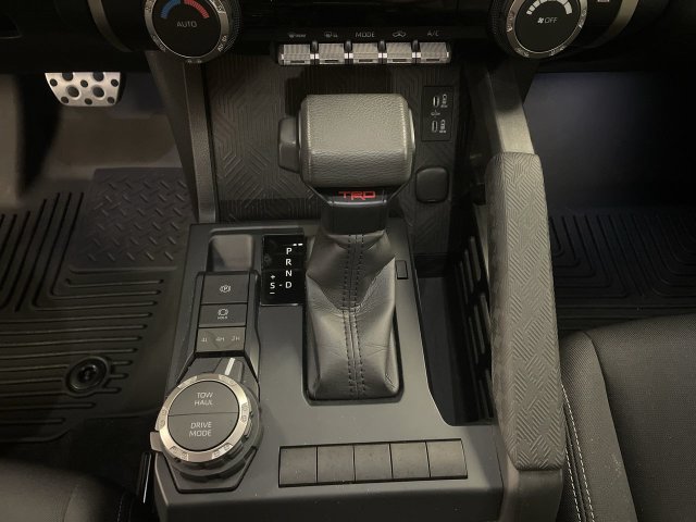 Used 2024 Toyota Tacoma TRD Sport AWD/4WD image 19