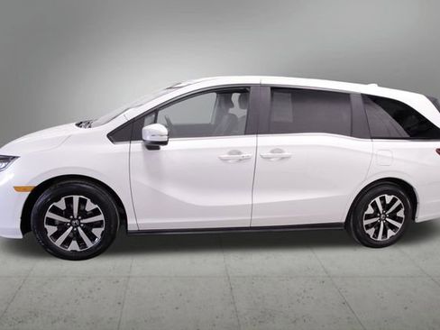 Certified 2025 Honda Odyssey EX-L image 3