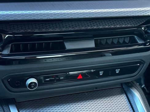 Used 2025 BMW 230i Coupe w/ M Sport Package image 21