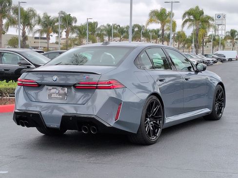 Used 2025 BMW M5 w/ Carbon Package AWD/4WD image 10