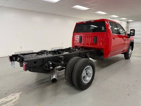 New 2026 GMC Sierra 3500 SLE w/ SLE Convenience Package image 6