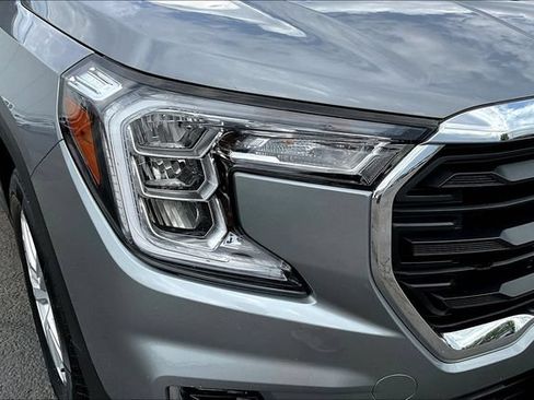 Used 2024 GMC Terrain SLE AWD/4WD image 30