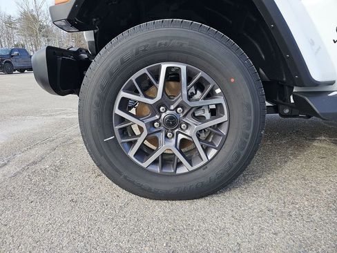 New 2026 Jeep Wrangler Unlimited Sahara AWD/4WD image 29