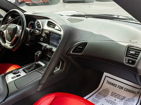 Used 2019 Chevrolet Corvette Stingray Coupe w/ 1LT RWD image 12
