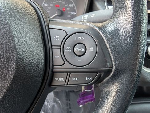 Used 2025 Toyota Corolla LE FWD image 20