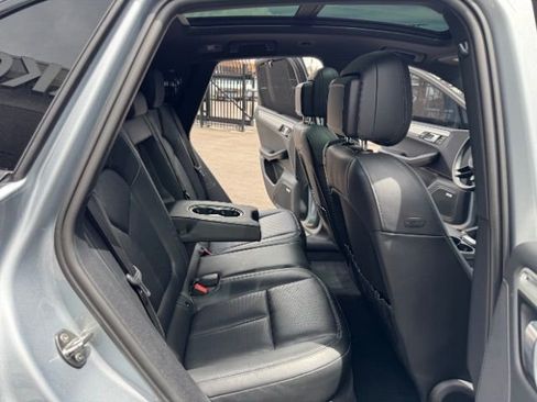 Used 2024 Porsche Macan Turbo image 12