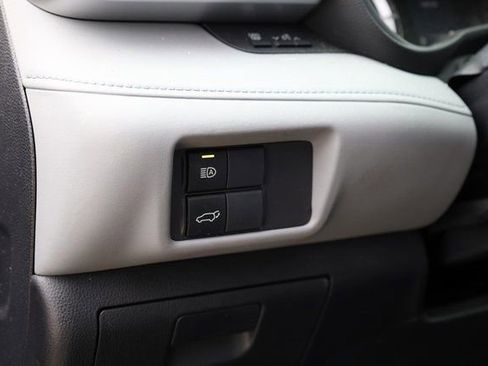 Used 2022 Toyota Highlander LE image 13