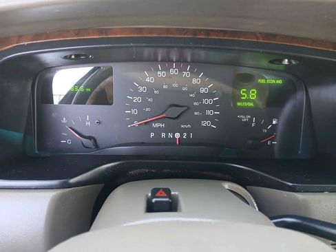 Used 1999 Lincoln Town Car Executive RWD image 15