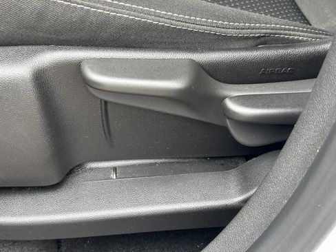 Used 2023 GMC Terrain SLE image 15