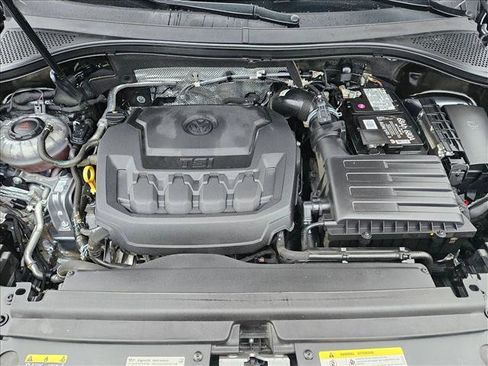 Used 2023 Volkswagen Tiguan SE R-Line image 25