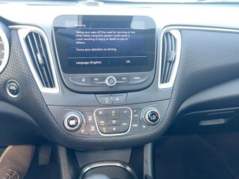 Used 2024 Chevrolet Malibu LT image 11