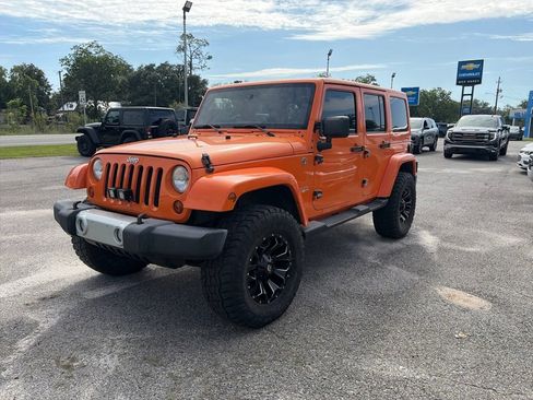 Used 2012 Jeep Wrangler Unlimited Sahara w/ Connectivity Group AWD/4WD image 3