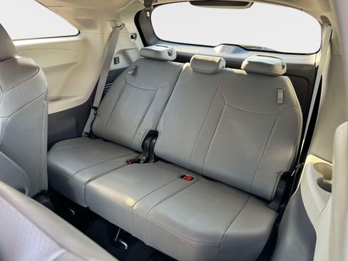 Certified 2023 Toyota Sienna XLE w/ XLE Plus Package AWD/4WD image 15