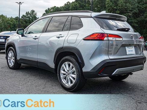 Used 2022 Toyota Corolla Cross LE image 13