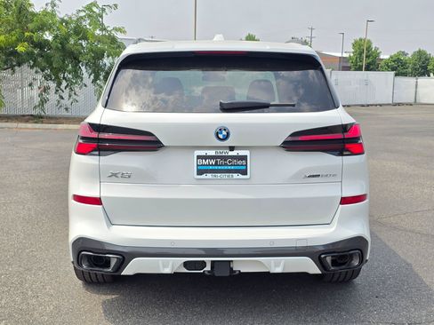 New 2026 BMW X5 xDrive50e w/ M Sport Package AWD/4WD image 6