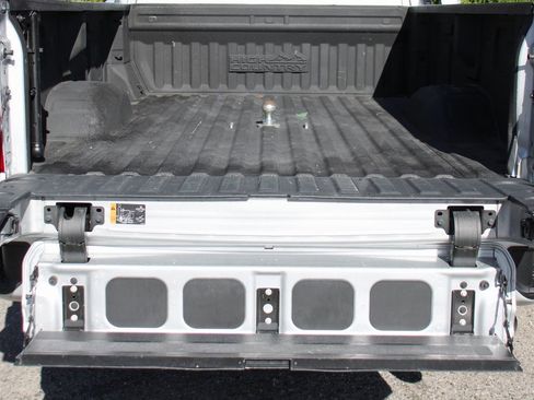 Used 2022 Chevrolet Silverado 2500 High Country image 9