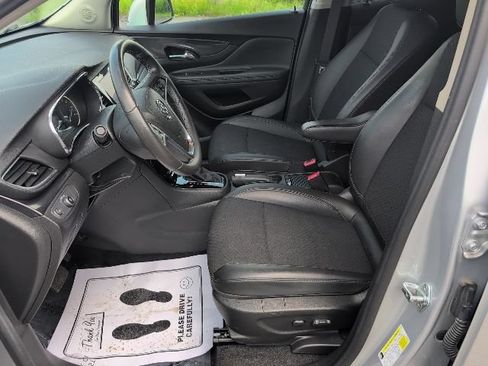 Used 2022 Buick Encore Preferred w/ Safety Package AWD/4WD image 10