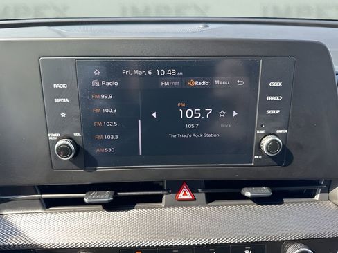 Used 2025 Kia Sportage LX image 16