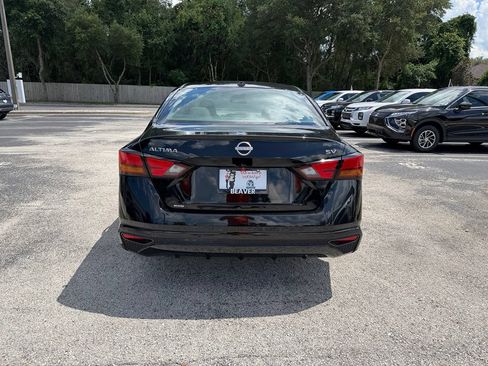 Used 2024 Nissan Altima 2.5 SV FWD image 8