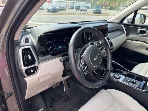 Used 2023 Kia Sorento SX Prestige w/ Panoramic Sunroof Package image 13