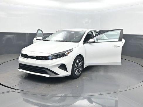 Used 2024 Kia Forte LXS w/ LXS Technology Package image 37