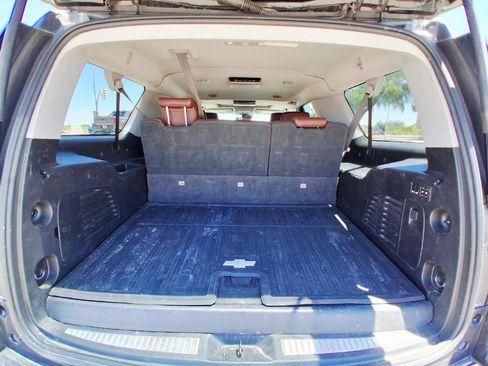 Used 2019 Chevrolet Suburban Premier w/ Premier Plus Edition AWD/4WD image 16