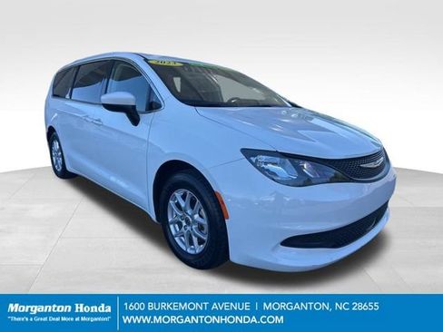 Used 2023 Chrysler Voyager LX FWD image 1