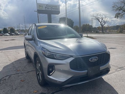 Used 2023 Ford Escape Platinum image 34