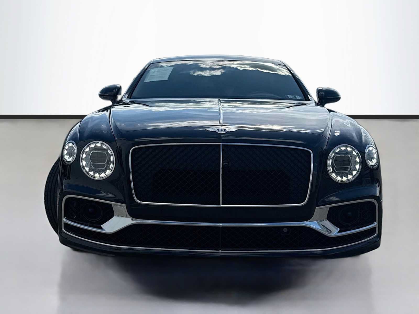 Used 2024 Bentley Flying Spur S V8 AWD/4WD image 2